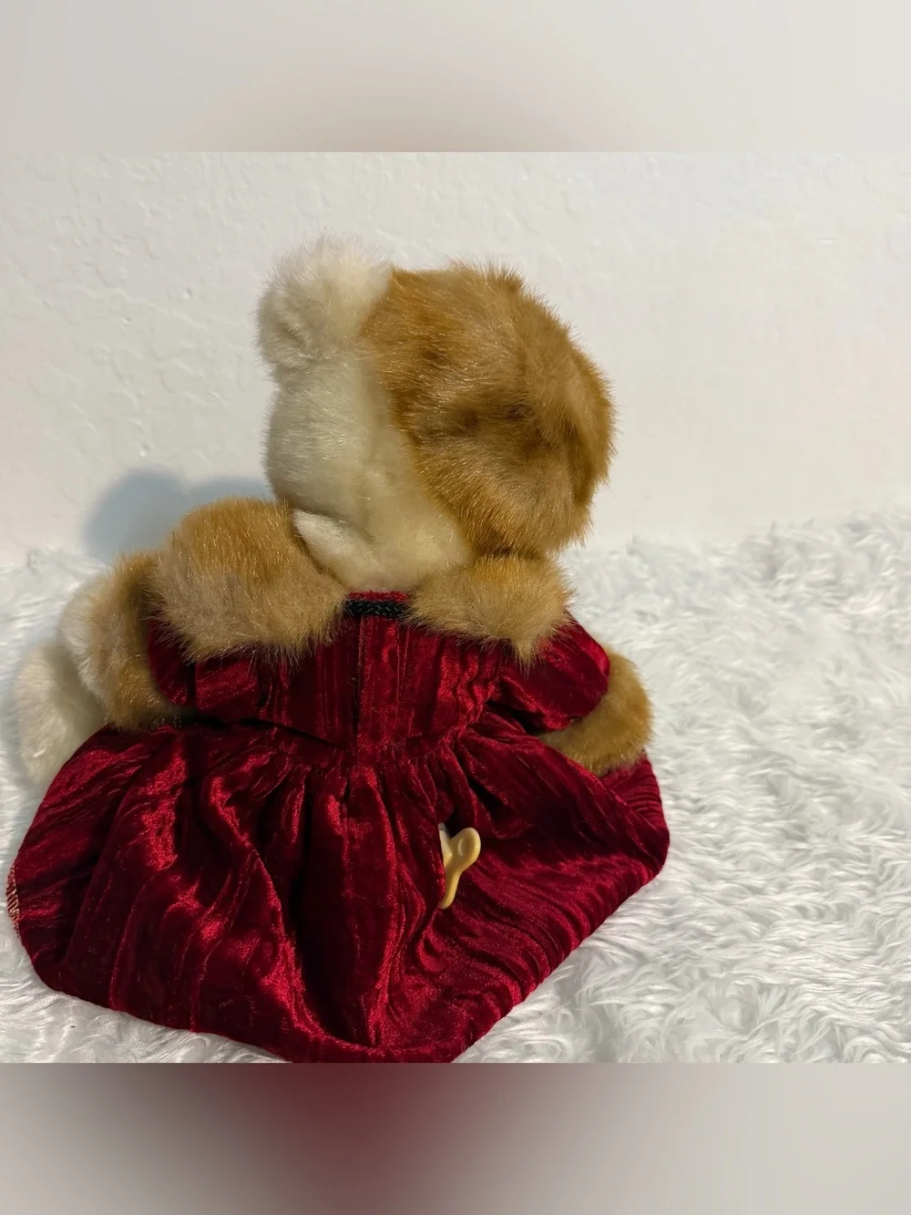 Dandee collectors choice teddy bear  Christmas Dress & Muff Music, Player Red